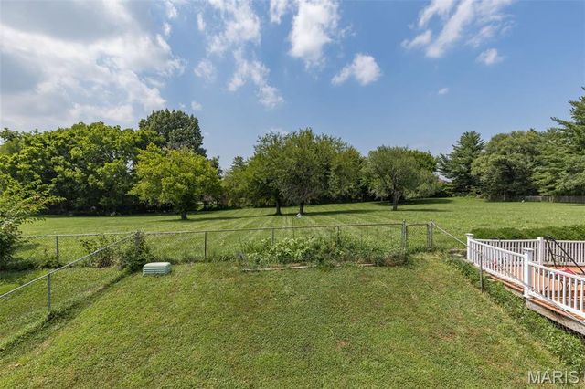 171 Kunze Drive, St Charles, MO 63303