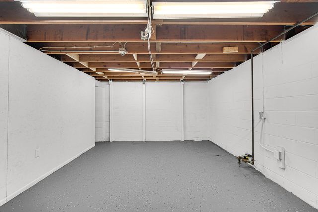 9220 Wildwood Drive, Highland, IN 46322