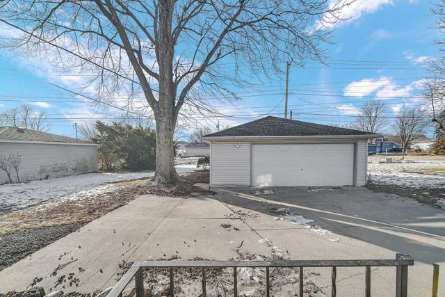 9220 Wildwood Drive, Highland, IN 46322