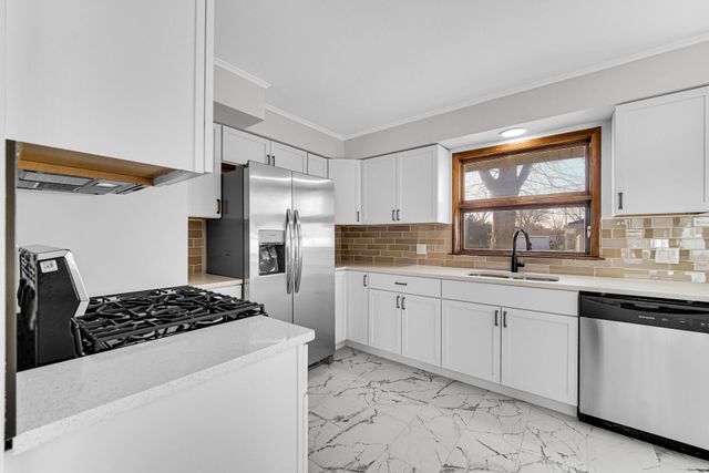 9220 Wildwood Drive, Highland, IN 46322