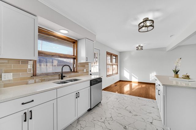 9220 Wildwood Drive, Highland, IN 46322