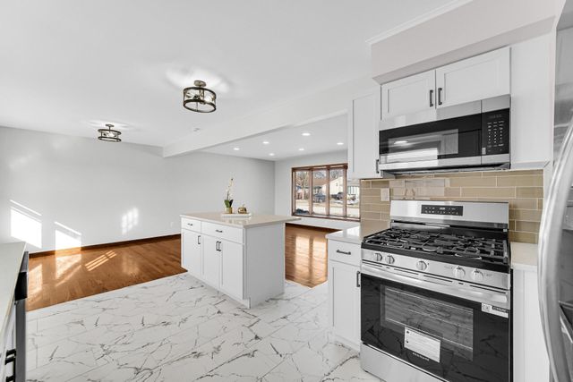 9220 Wildwood Drive, Highland, IN 46322