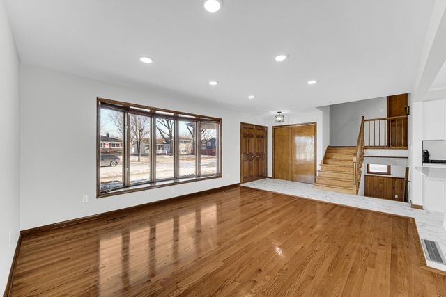 9220 Wildwood Drive, Highland, IN 46322