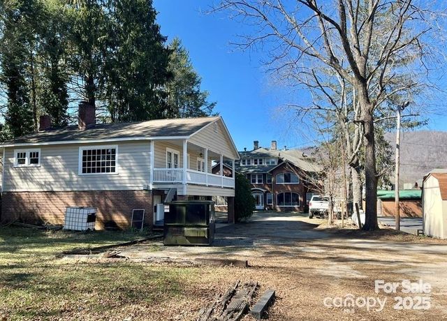 152 Walnut Street, Waynesville, NC 28786