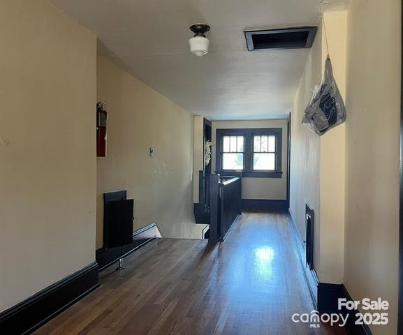 152 Walnut Street, Waynesville, NC 28786
