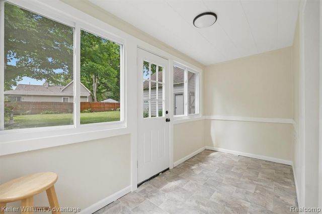507 North Street, Holly, MI 48442