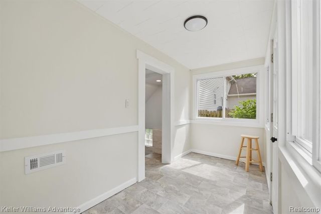507 North Street, Holly, MI 48442