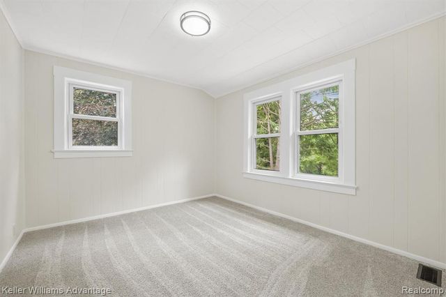 507 North Street, Holly, MI 48442