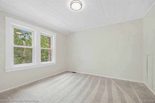 507 North Street, Holly, MI 48442