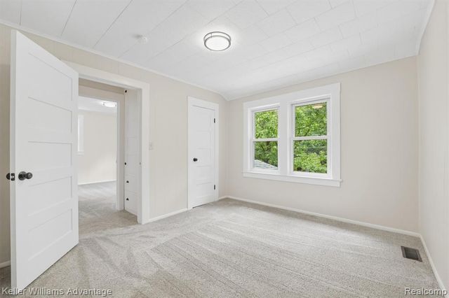 507 North Street, Holly, MI 48442