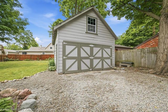 507 North Street, Holly, MI 48442
