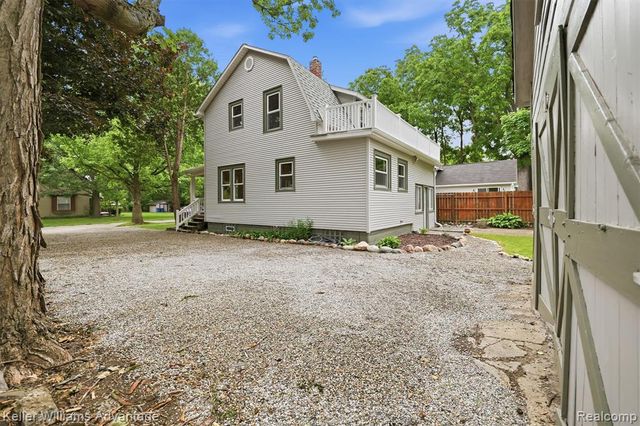 507 North Street, Holly, MI 48442