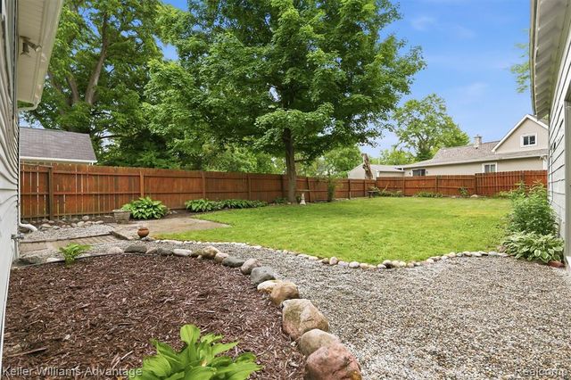 507 North Street, Holly, MI 48442
