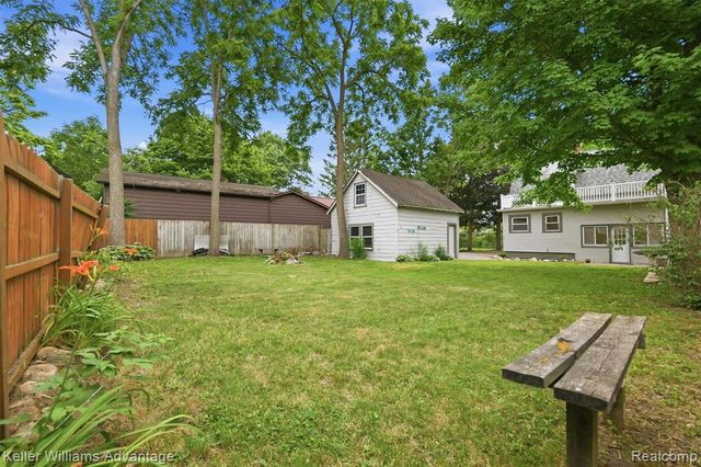 507 North Street, Holly, MI 48442