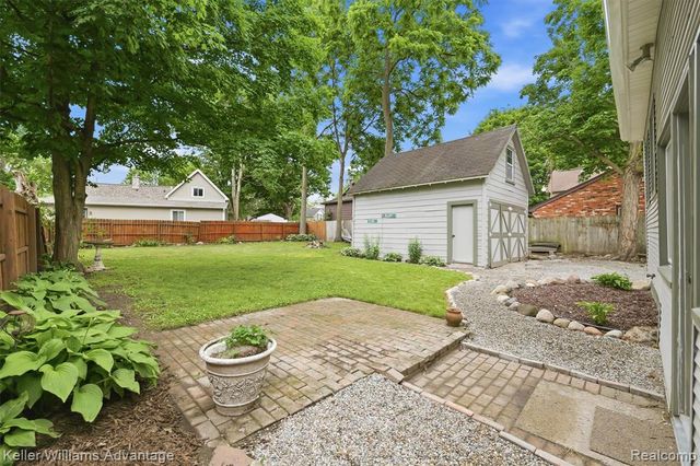507 North Street, Holly, MI 48442
