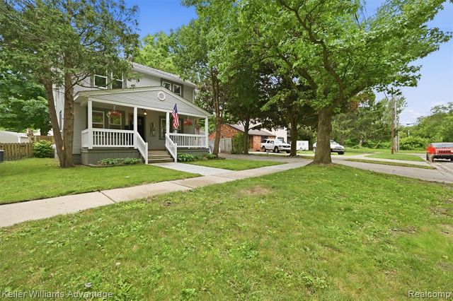 507 North Street, Holly, MI 48442