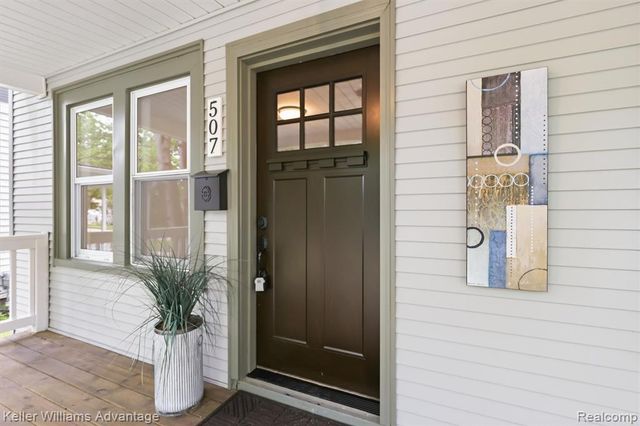 507 North Street, Holly, MI 48442