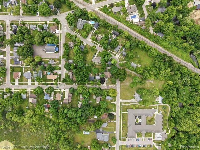 507 North Street, Holly, MI 48442