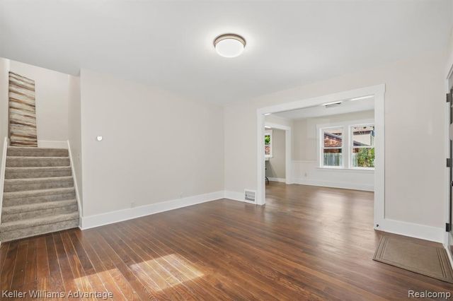 507 North Street, Holly, MI 48442
