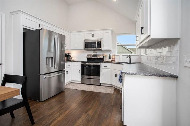 1000 W 10th Avenue, Kearney, MO 64060