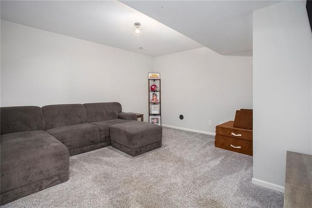 1000 W 10th Avenue, Kearney, MO 64060