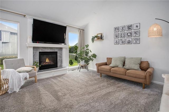 1000 W 10th Avenue, Kearney, MO 64060