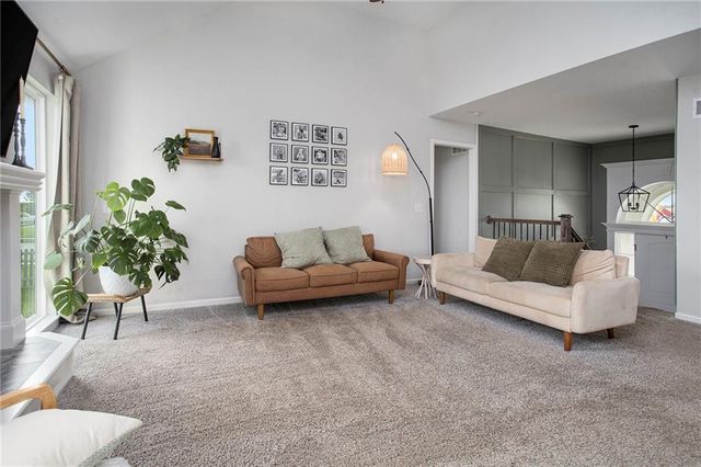 1000 W 10th Avenue, Kearney, MO 64060