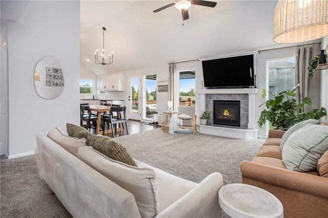 1000 W 10th Avenue, Kearney, MO 64060