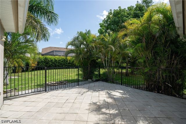 6721 Sloane PL, Naples, FL 34104
