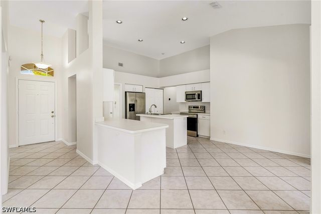 6721 Sloane PL, Naples, FL 34104