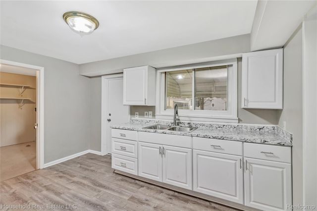 285 Bondale Avenue, Pontiac, MI 48341