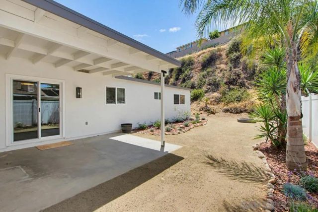 8740 Vanguard Place, Lakeside, CA 92040