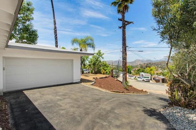 8740 Vanguard Place, Lakeside, CA 92040