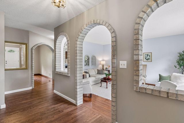 14886 Tealwood Court, Eden Prairie, MN 55347