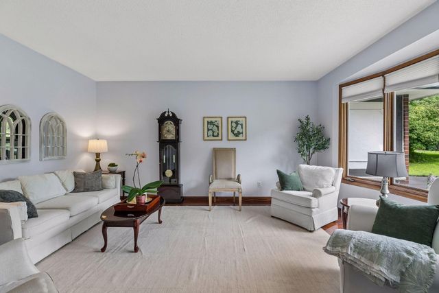 14886 Tealwood Court, Eden Prairie, MN 55347