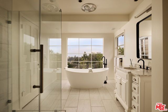 949 N Norman Place, Los Angeles, CA 90049
