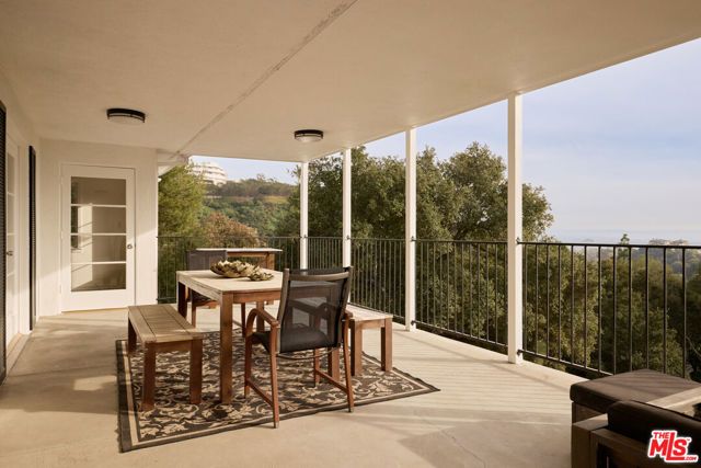 949 N Norman Place, Los Angeles, CA 90049