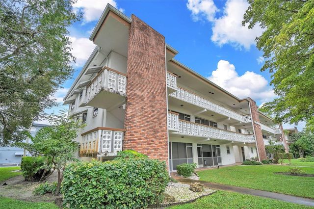 500 S Luna Ct 7, Hollywood, FL 33021