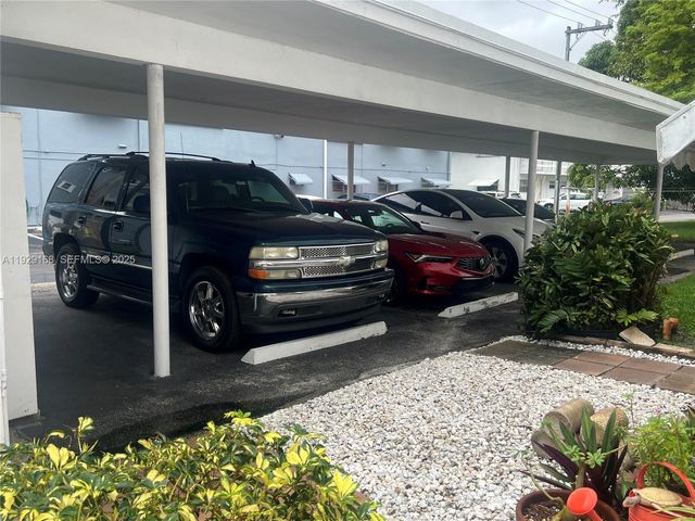 500 S Luna Ct 7, Hollywood, FL 33021