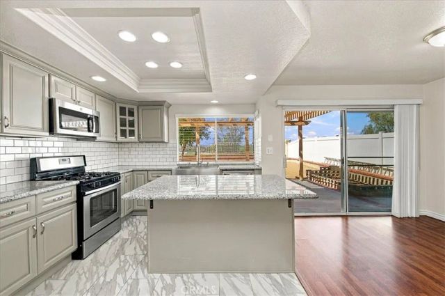 40153 Starling, Temecula, CA 92591