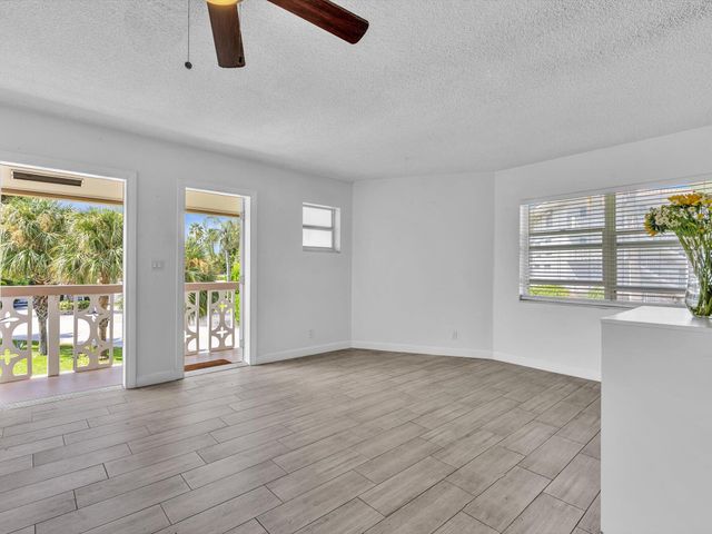 90 NE 19th Avenue 8, Deerfield Beach, FL 33441