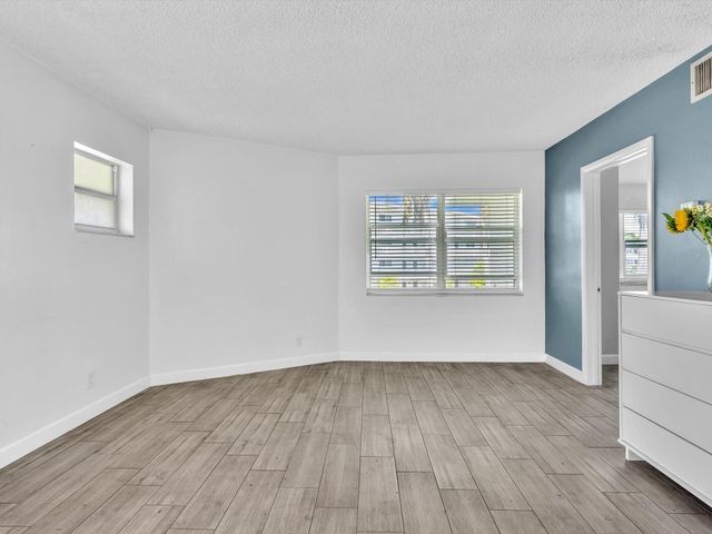 90 NE 19th Avenue 8, Deerfield Beach, FL 33441