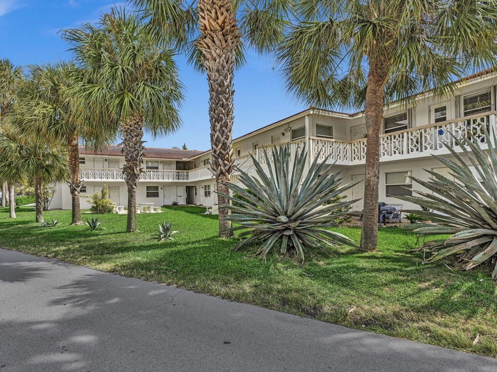90 NE 19th Avenue 8, Deerfield Beach, FL 33441