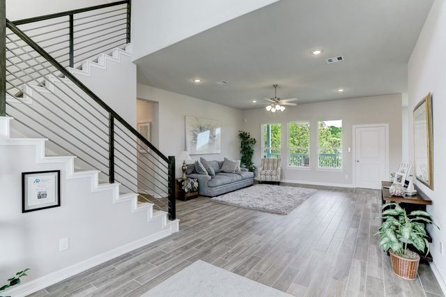 3921 Peacock Isle Drive, Dickinson, TX 77539