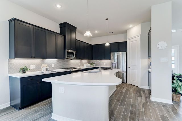 3921 Peacock Isle Drive, Dickinson, TX 77539