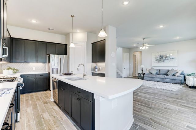 3921 Peacock Isle Drive, Dickinson, TX 77539