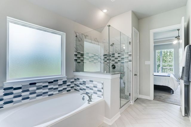3921 Peacock Isle Drive, Dickinson, TX 77539