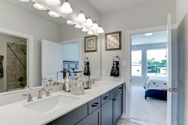 3921 Peacock Isle Drive, Dickinson, TX 77539