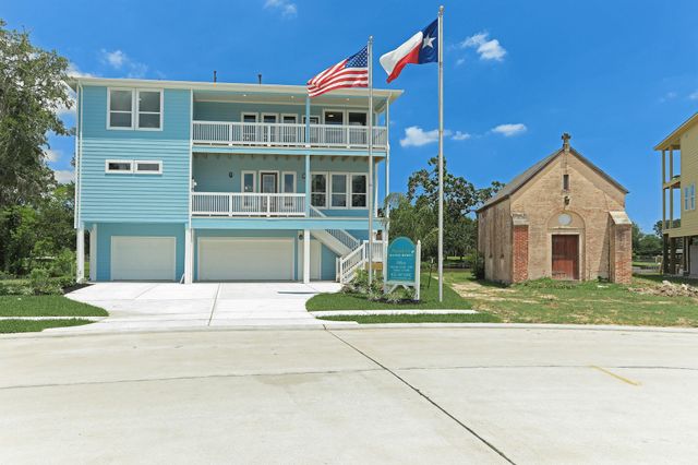 3921 Peacock Isle Drive, Dickinson, TX 77539