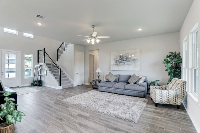 3921 Peacock Isle Drive, Dickinson, TX 77539